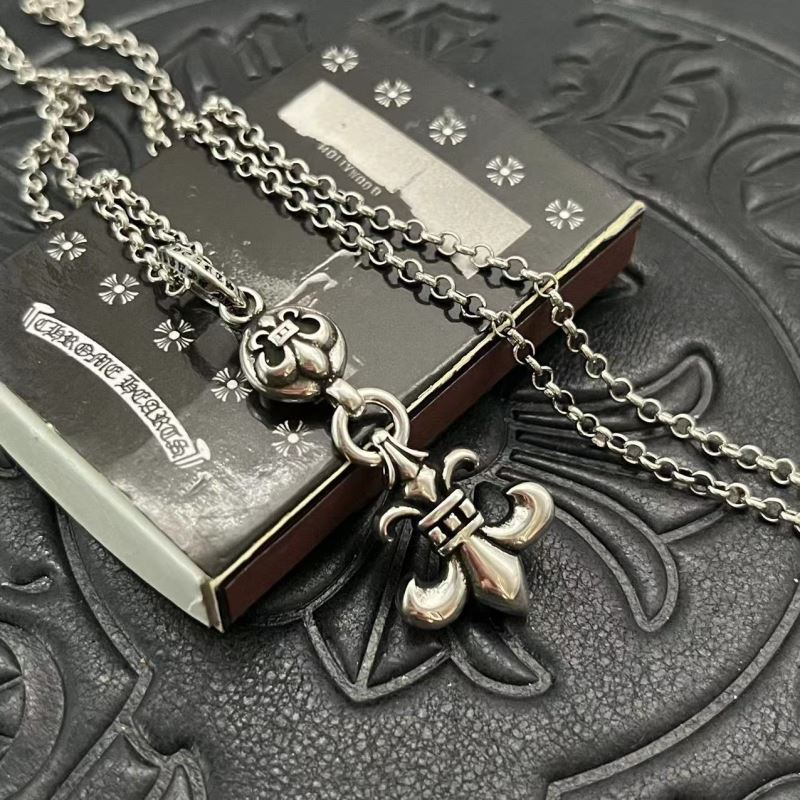 Ch*0me He**ts necklaces